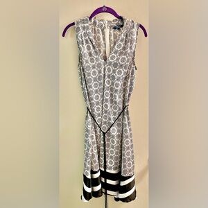 Black & Cream Sleeveless Dress / Like New!!                 SIZE SMALL